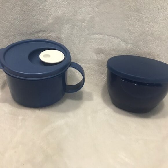 Vintage Tupperware Covered Microwave Bowls with Lids - 2 Cup Capacity - Picture 1 of 5